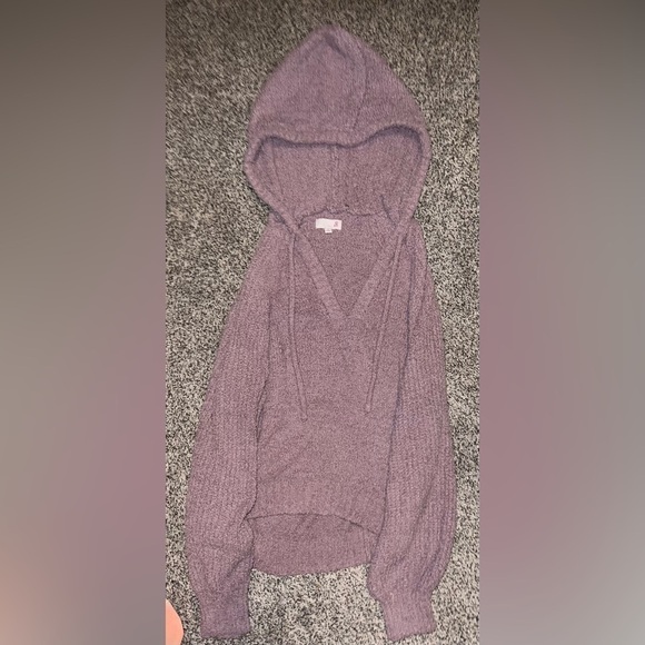 Women Sweater - Picture 2 of 4